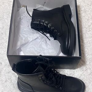 Men's Black Lace-Up Combat Boots - Classic Urban Style